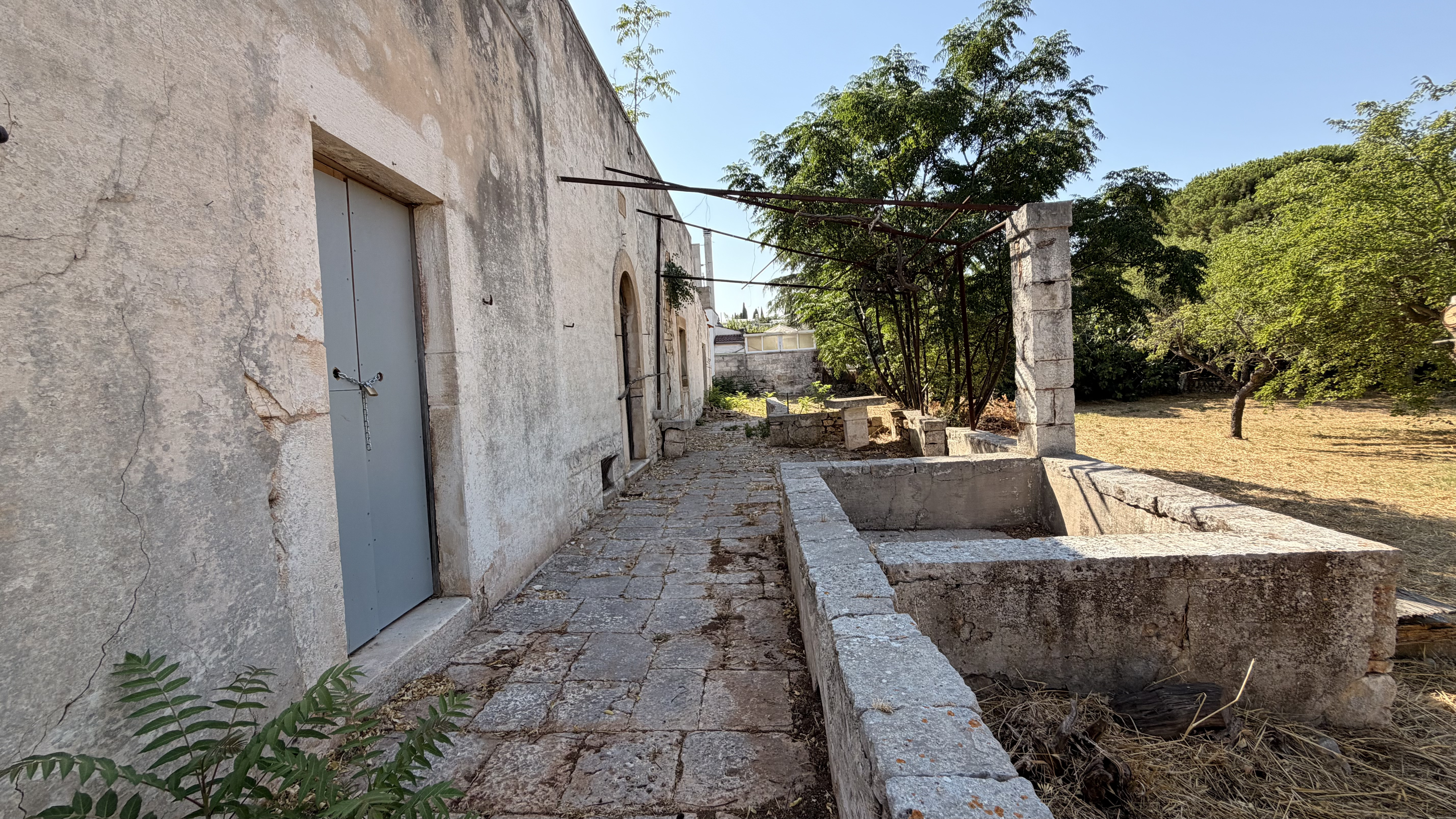 Prossimit&agrave; del paese Fabbricato in Pietra con Terreno